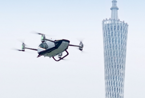 小鹏飞行汽车成功飞越广州CBD:现已获得飞行许可